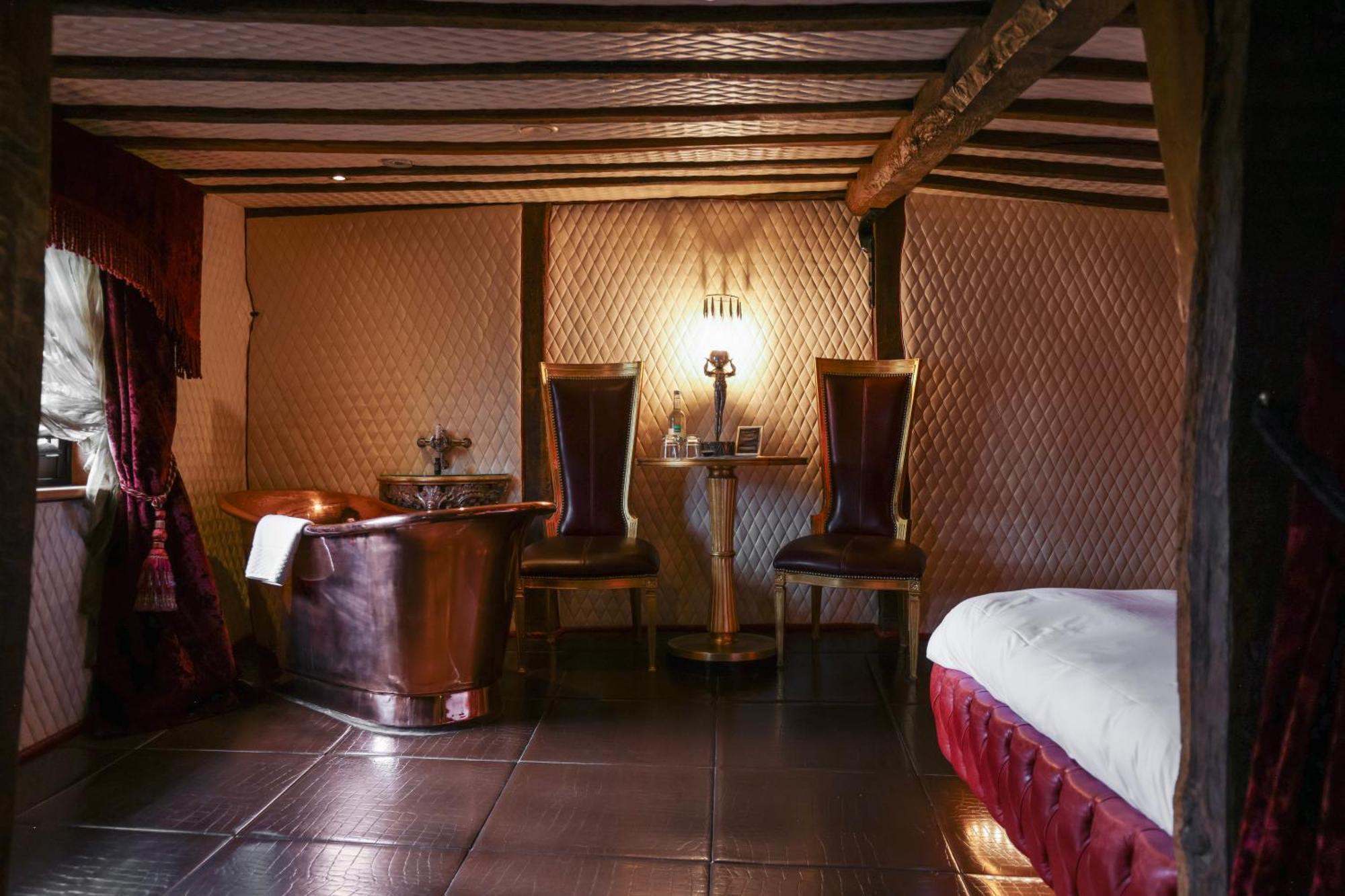 Hotel Crazy Bear Beaconsfield Esterno foto
