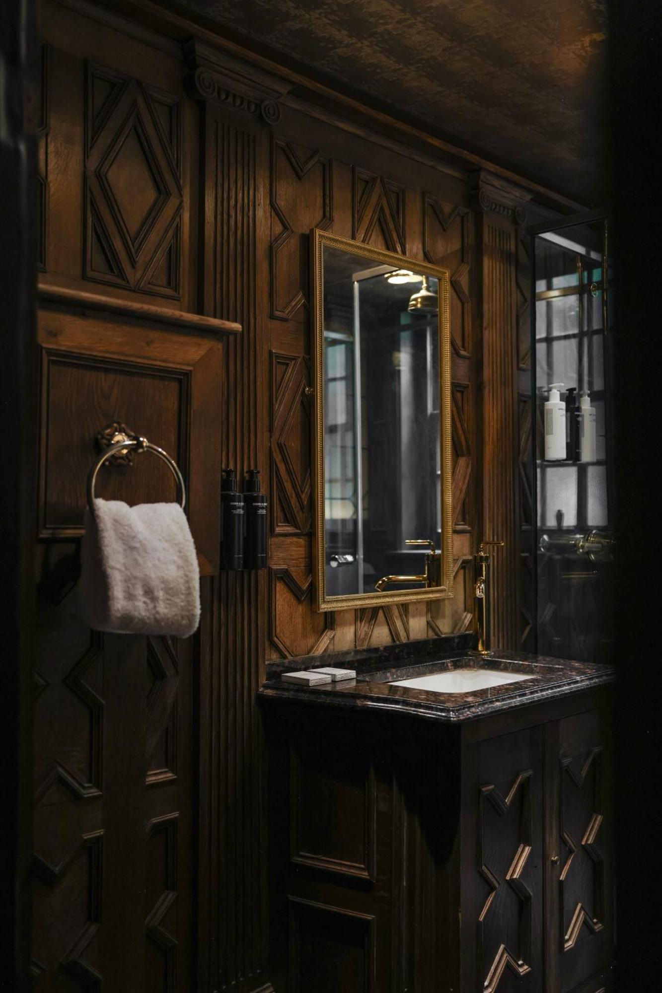 Hotel Crazy Bear Beaconsfield Esterno foto