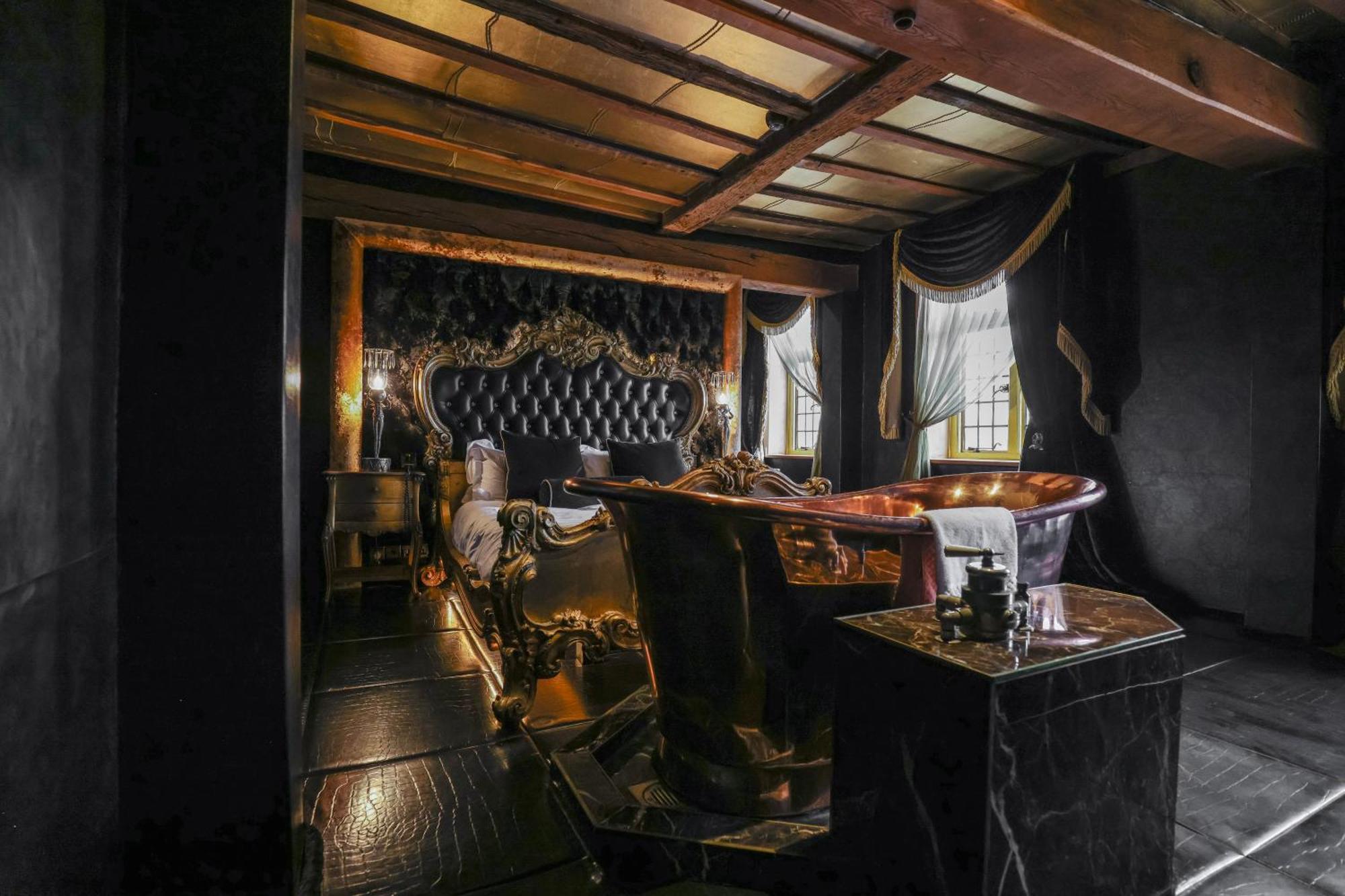Hotel Crazy Bear Beaconsfield Esterno foto